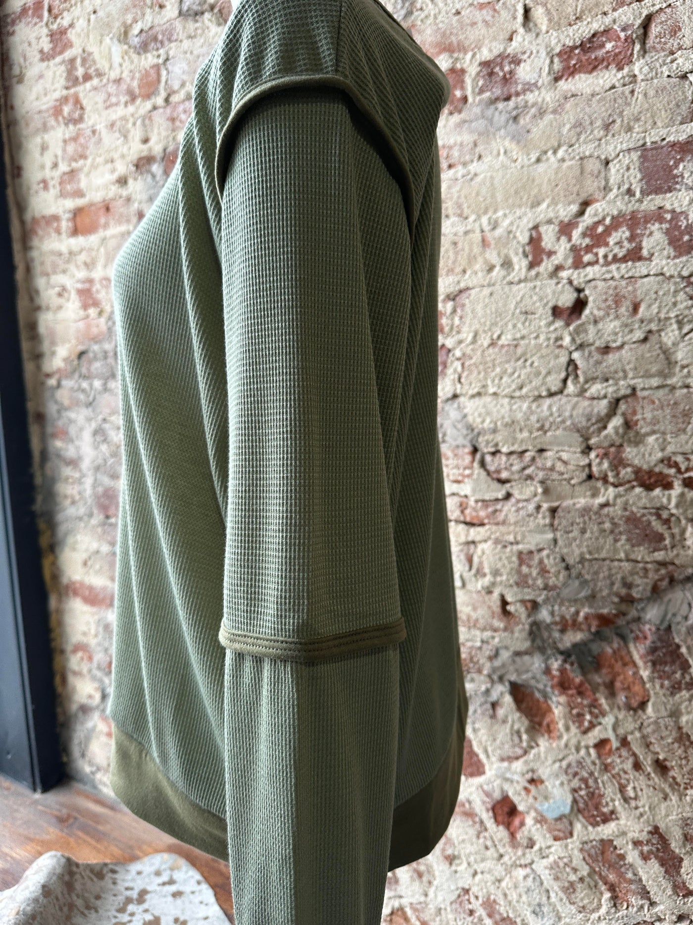 Linda Thermal Top [Olive] ✜ON SALE NOW: 40% OFF✜