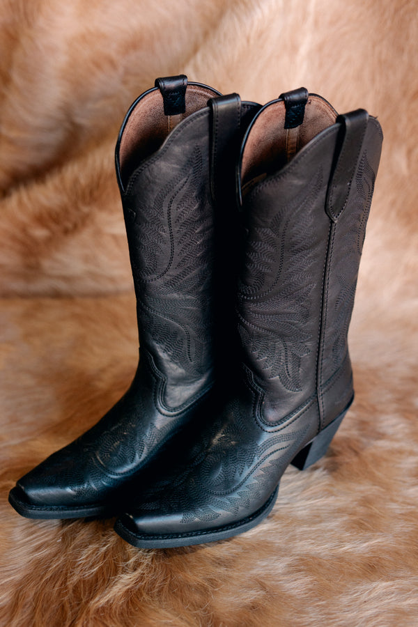 Ariat sales store