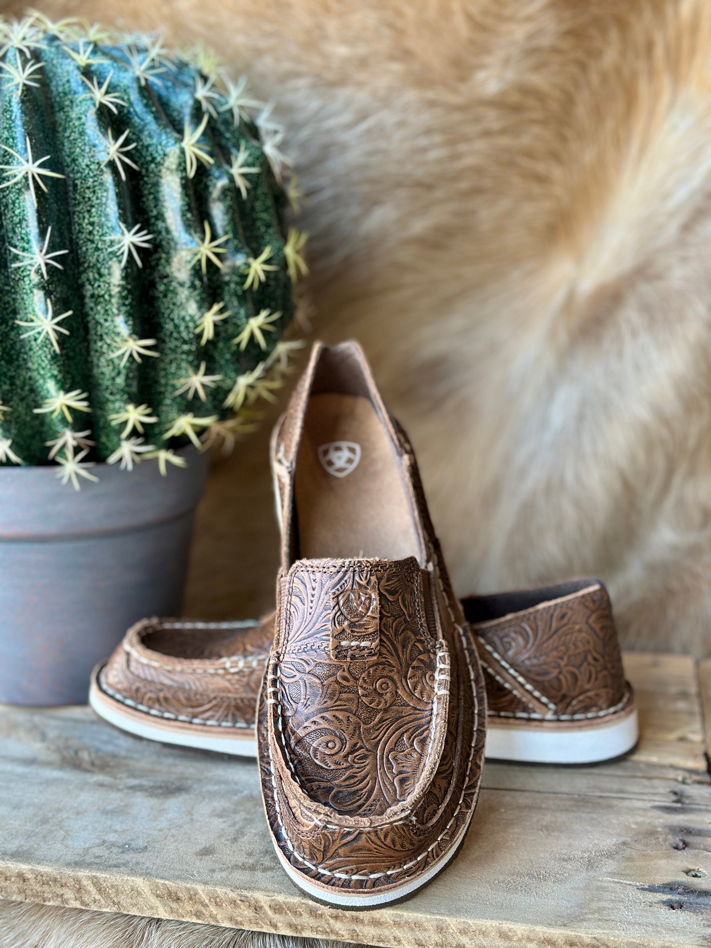 Ariat Cruiser Slip-On Shoe [Brown Floral Emboss.]