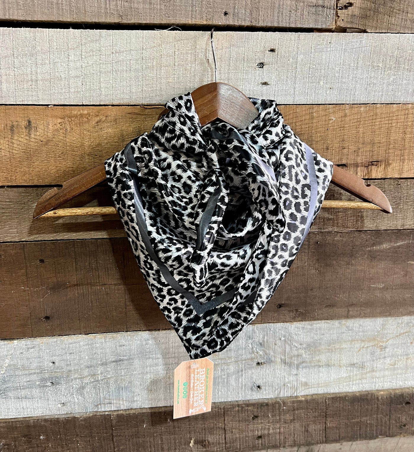 Mitsi Silver Leopard Wild Rag
