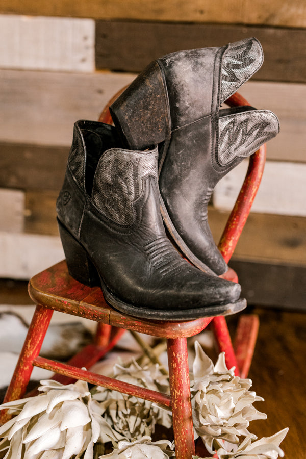 Ariat Hazel Western Boot [Naturally Distressed Black] ✜ON SALE NOW: 25% OFF✜