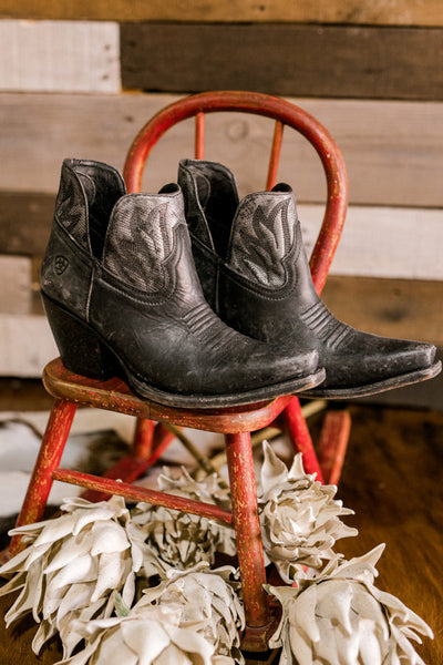 Ariat Hazel Western Boot [Naturally Distressed Black] ✜ON SALE NOW: 25% OFF✜