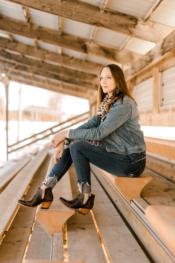 Ariat Dixon Genuine Leather Beautiful Stitched Ankle Boots [Black] for Women