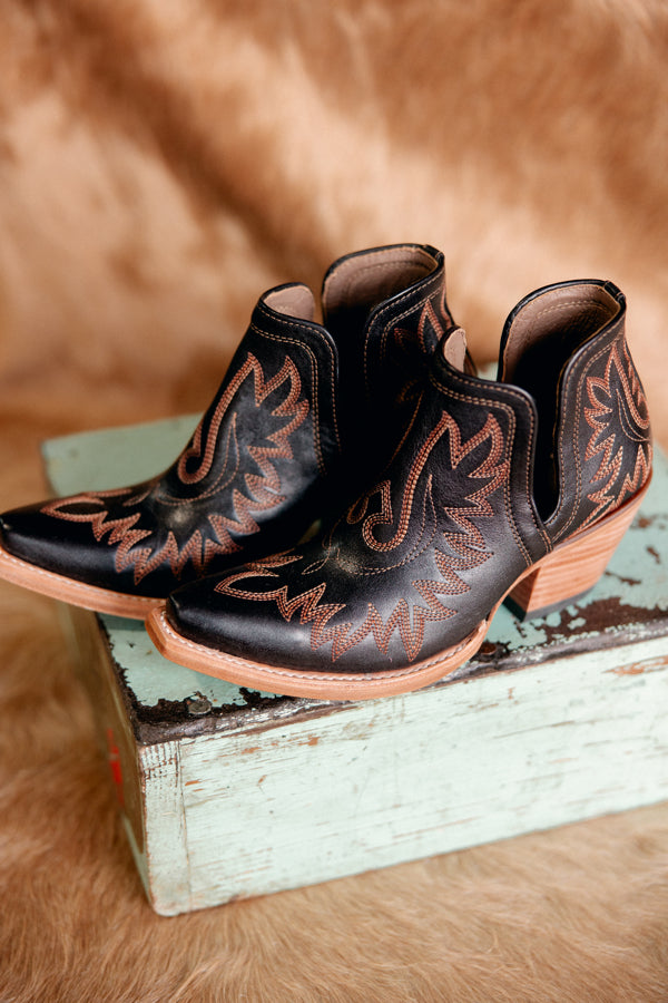 Ariat fashion dixon