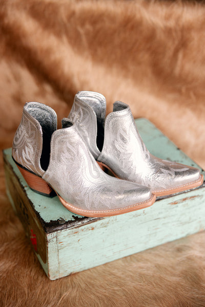 Snip toe Women’s Ariat Dixon Genuine Leather Ankle Cowgirl Boots [Silver Metallic]