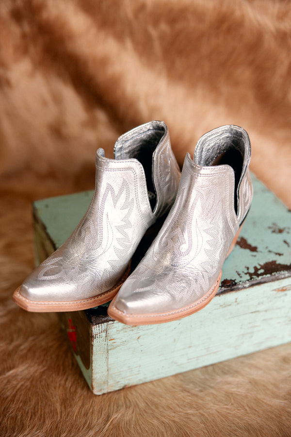 Silver Metallic Women’s Ariat Dixon Genuine Leather Snip Toe Ankle Cowgirl Boots