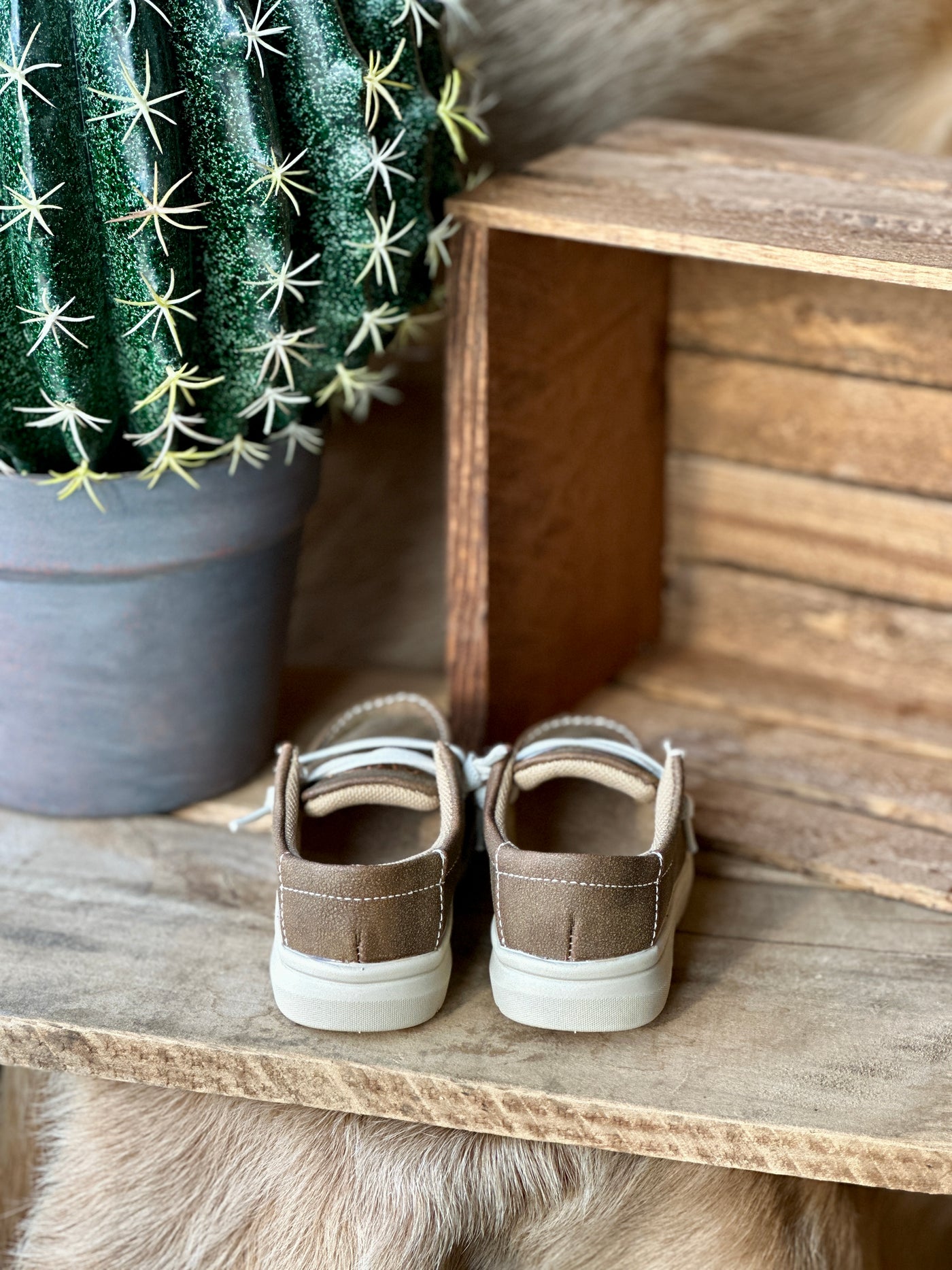 Ariat LIL’ STOMPERS kids’ casual shoes for rodeo and everyday wear.