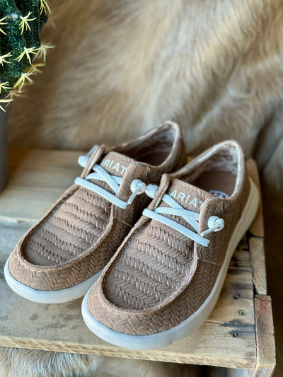 The Ariat Hilo Slip-On Shoe in Tan Woven Emboss combines classic style with a breathable, lightweight feel for all-day comfort.