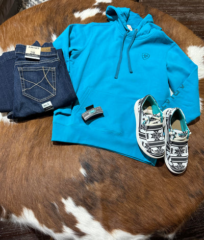 Flatlay photo of an outfit featuring the Ariat Logo 2.0 Hoodie [Capri Breeze]. 