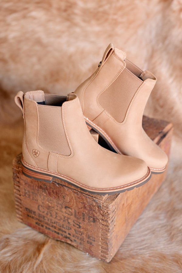 Ariat Wexford ankle boots in natural tan leather with an easy-on-elastic gusset.