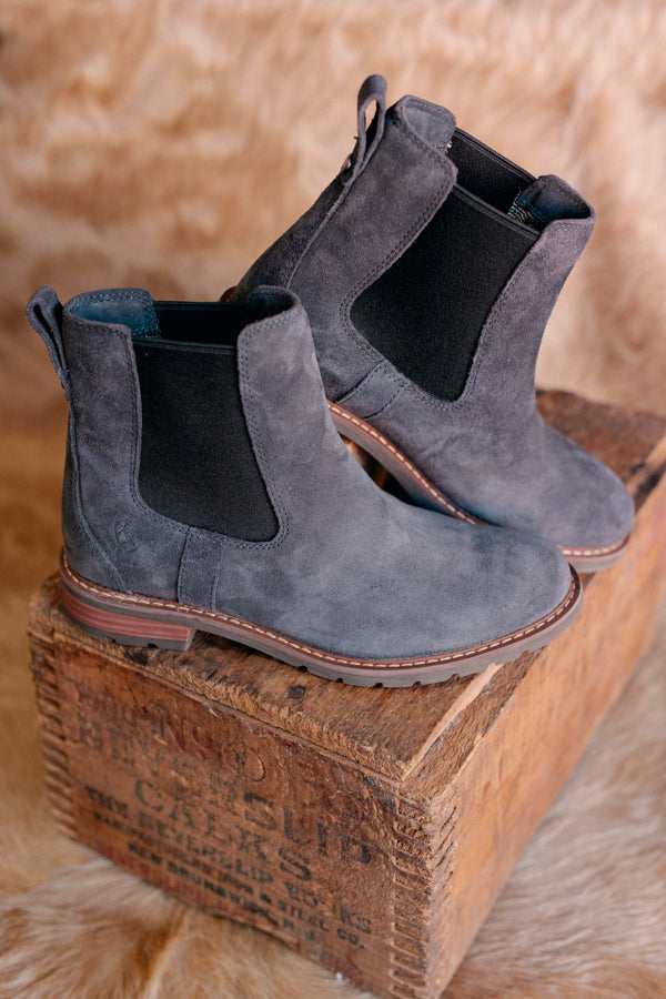 Ariat Wexford Waterproof Boots in Slate Grey – ankle-high leather boots with a durable, non-marking rubber outsole.