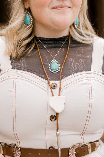 Bonnie Bolo Tie Necklace [White Slab]