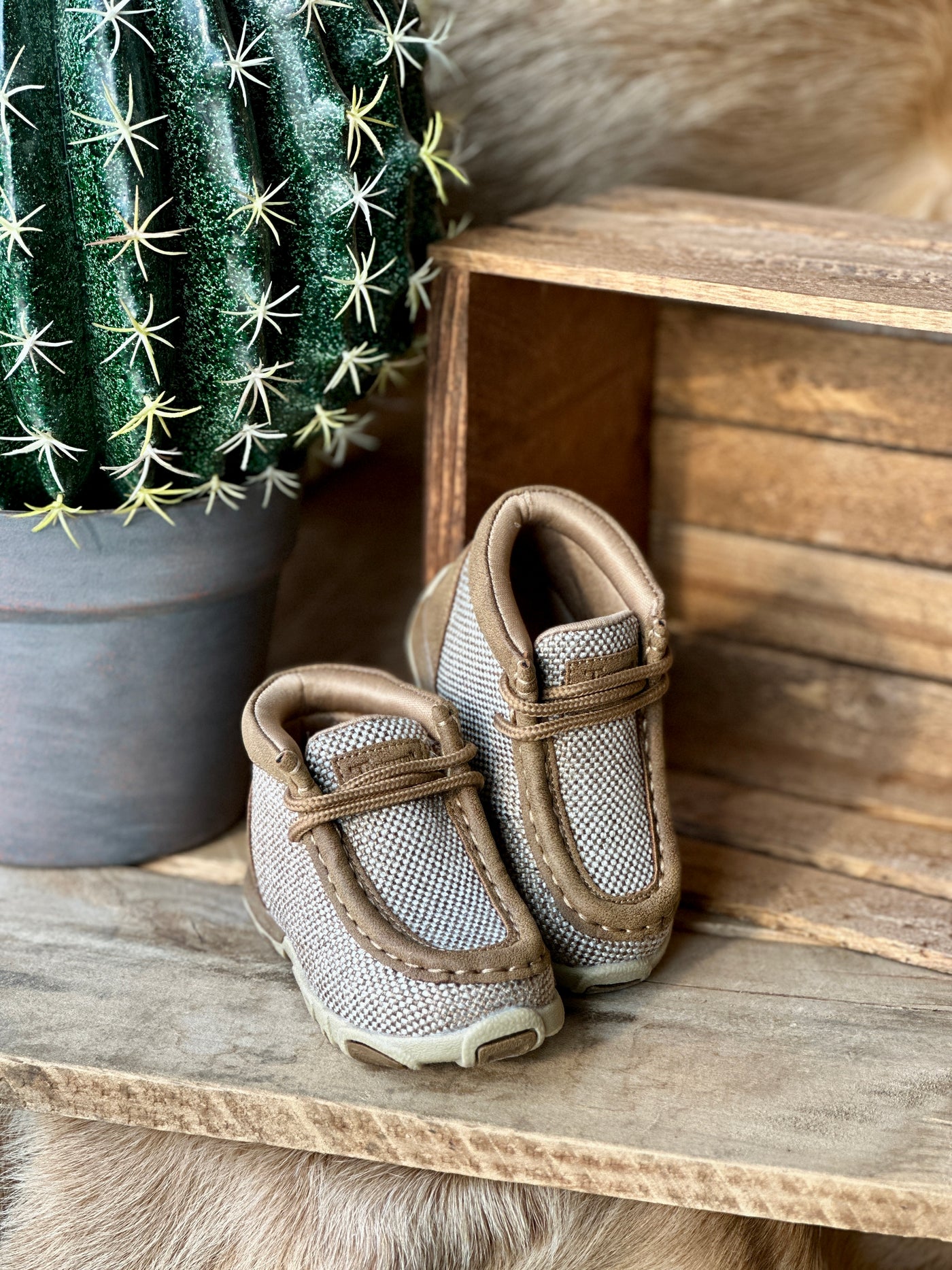 Toddler Camden Chukka Boot with natural tweed fabric and brown laces.