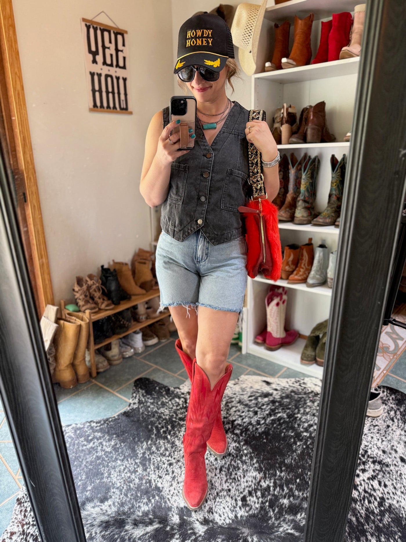 Cashton Vintage-Wash Denim Vest [Black]