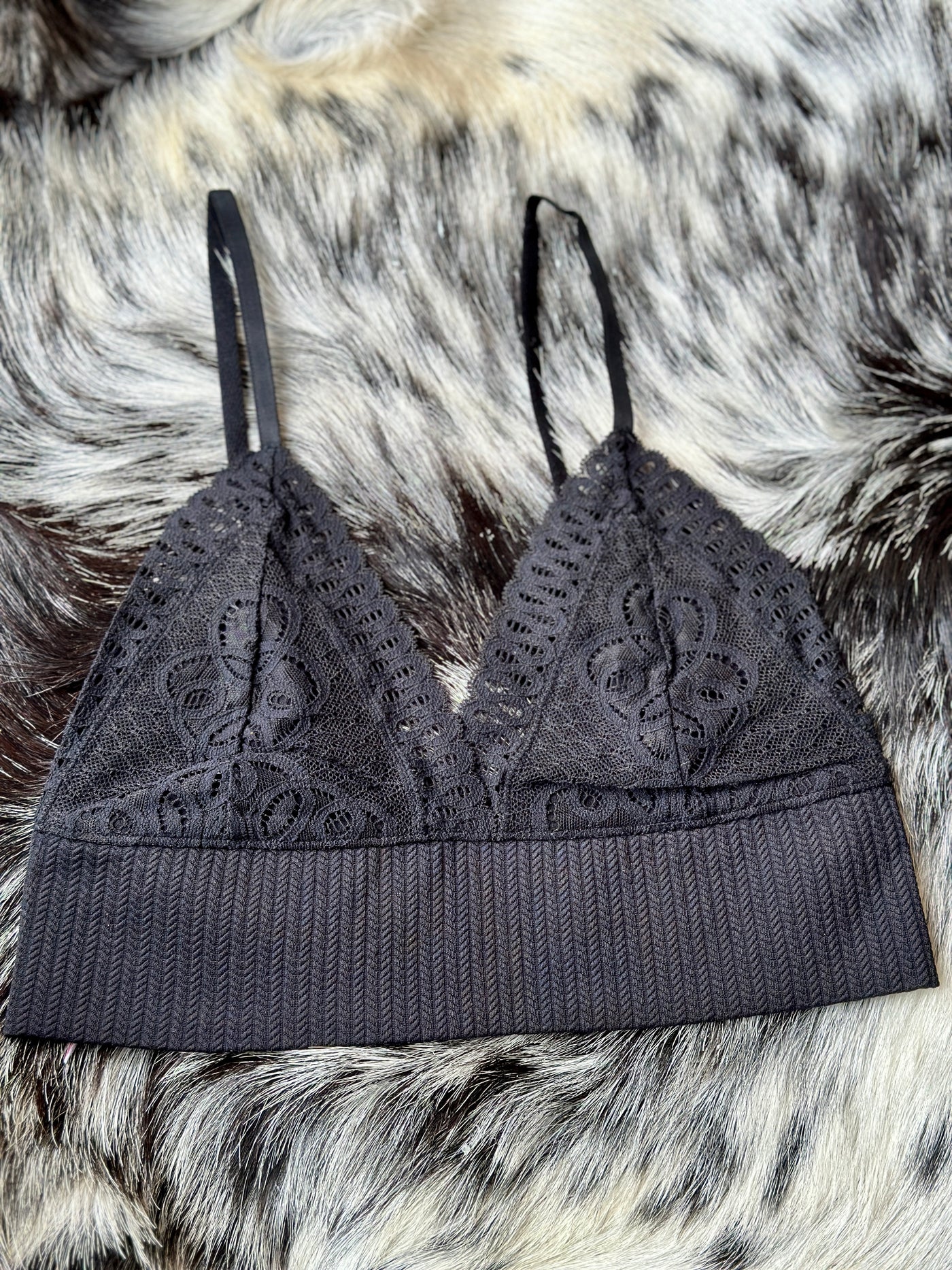 Angie Lace Bralette [Black]