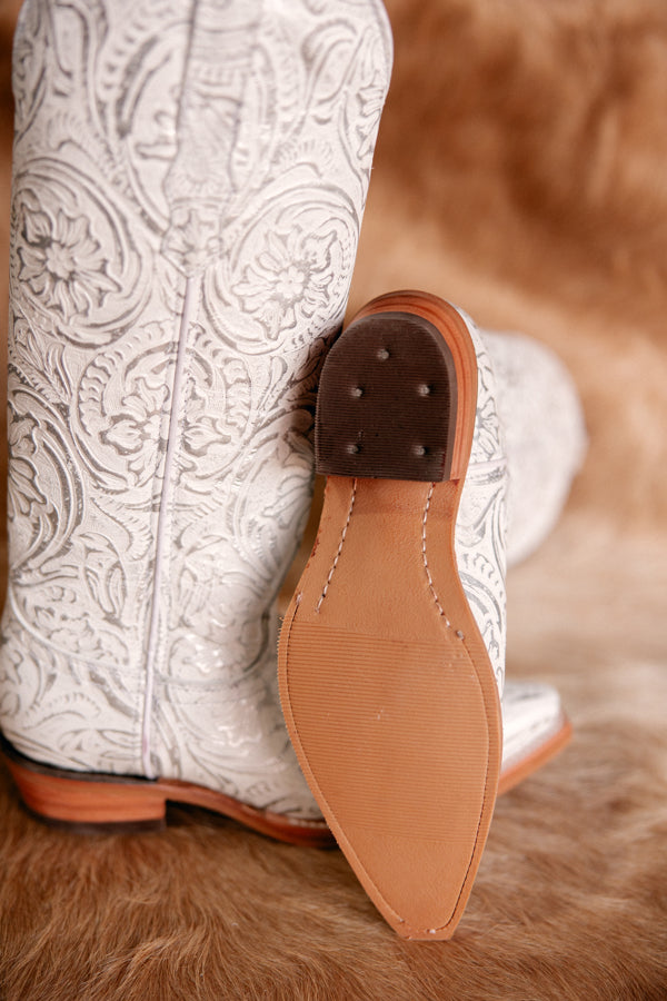 Sole view of the leather sole of the elegant Dingo Bellona White & Silver Embossed Snip-Toed Boots.