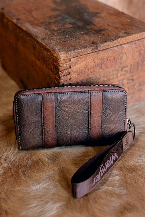 Evanston Wrangler Wristlet Wallet [Coffee]