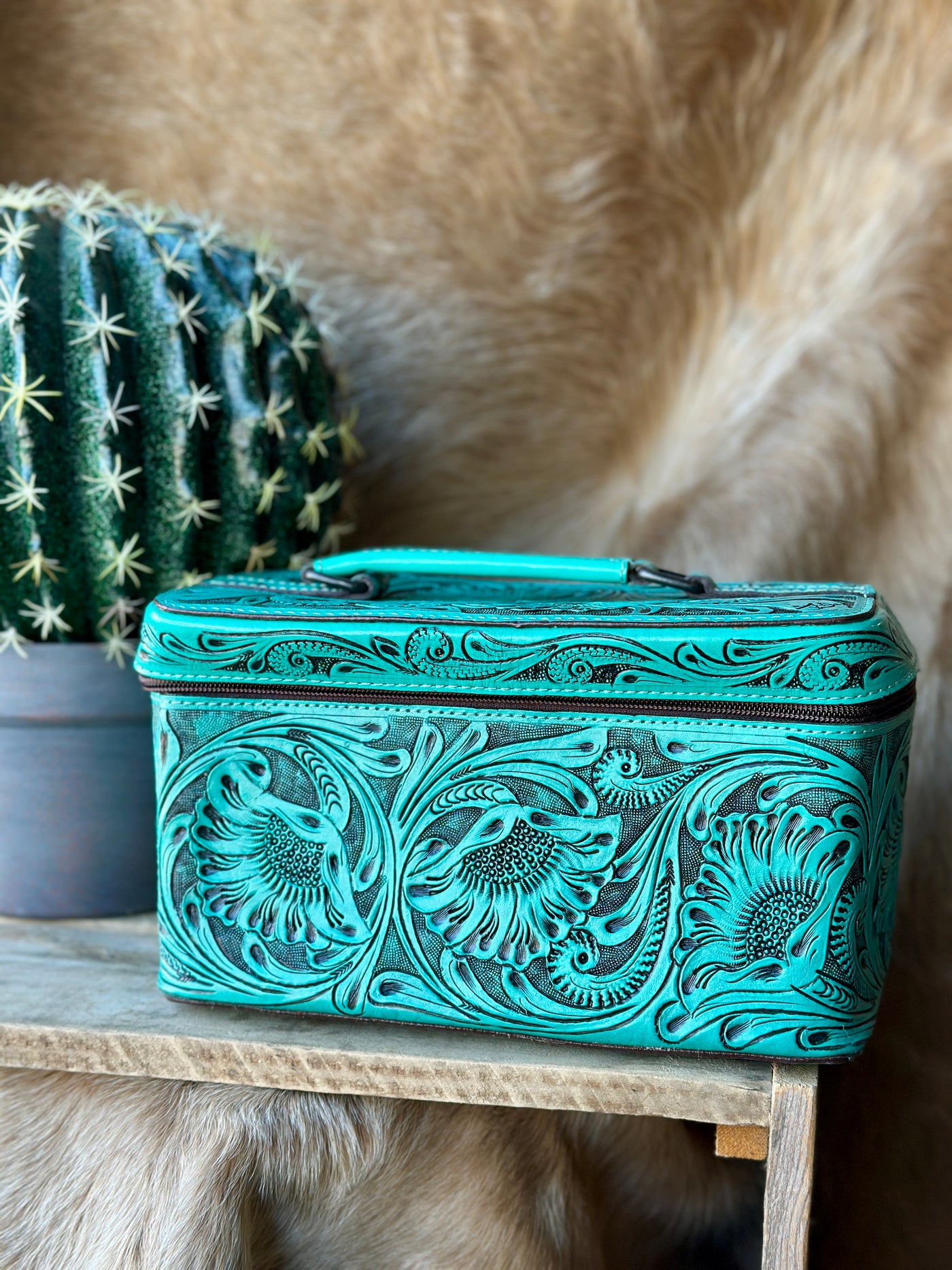 Jessica Tooled Leather Makeup Bag [Aqua]