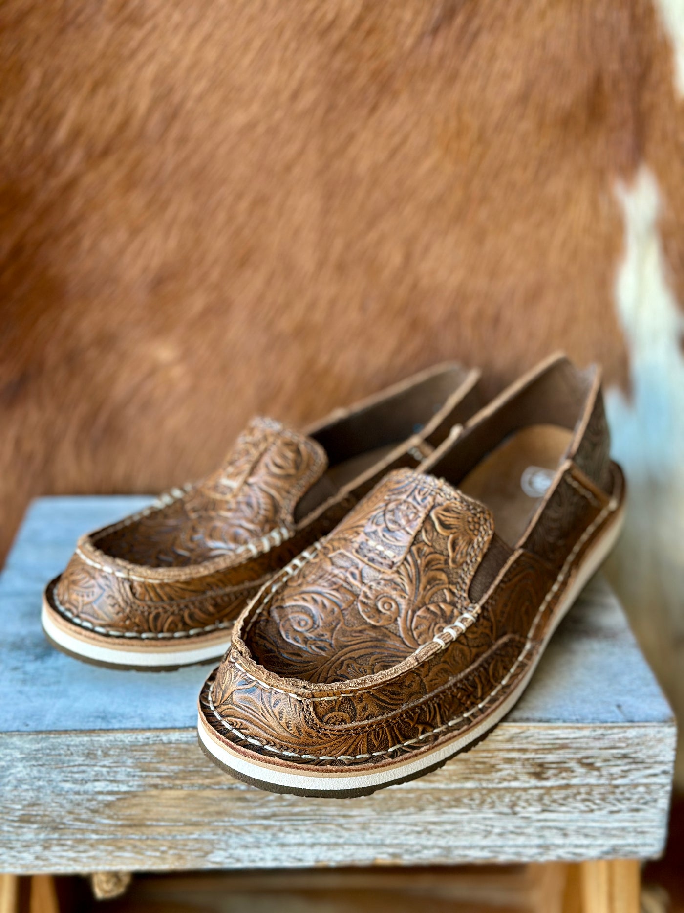 Ariat Cruiser Slip-On Shoe [Brown Floral Emboss.]