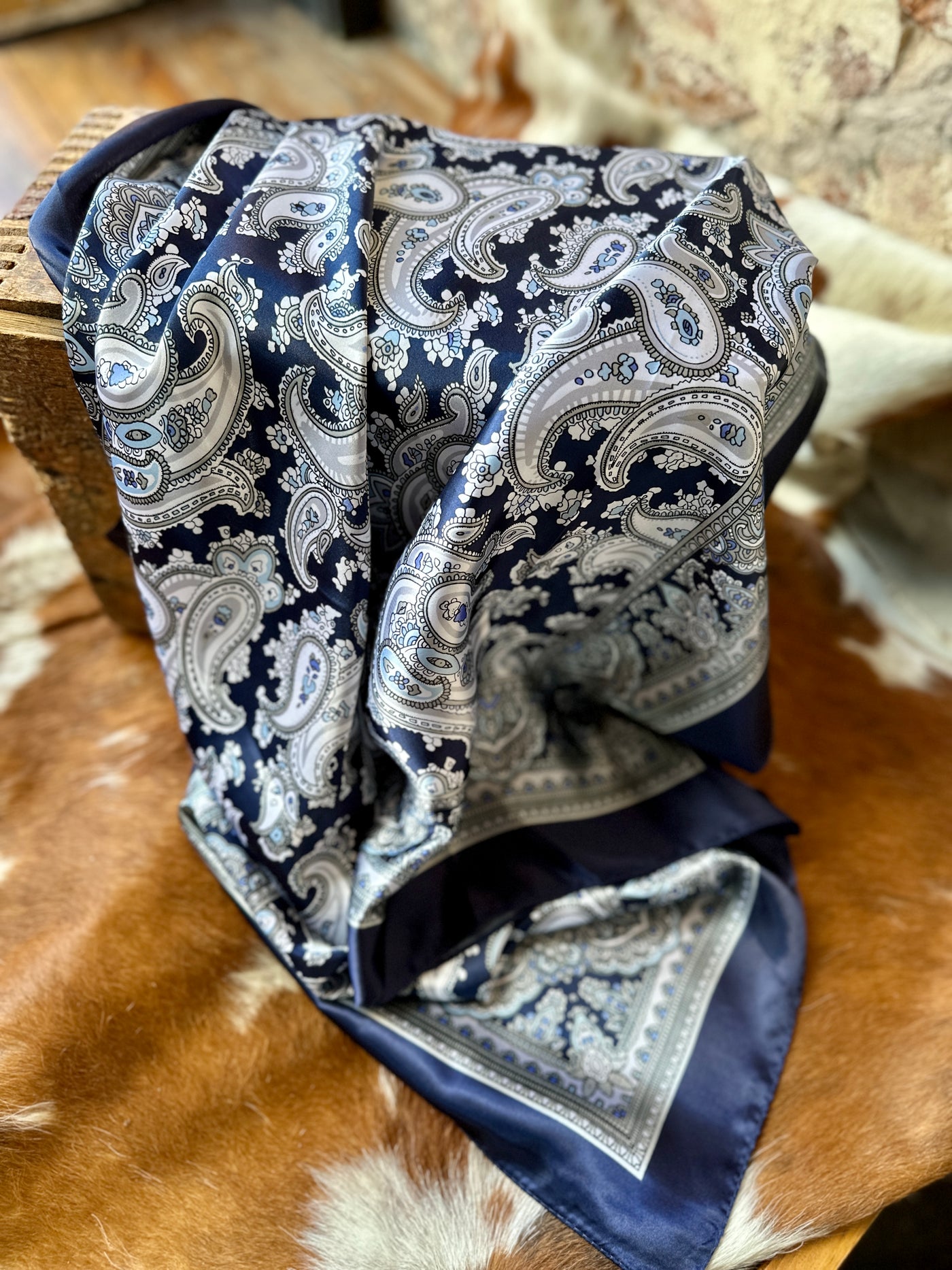 Headliner Navy Paisley Wild Rag