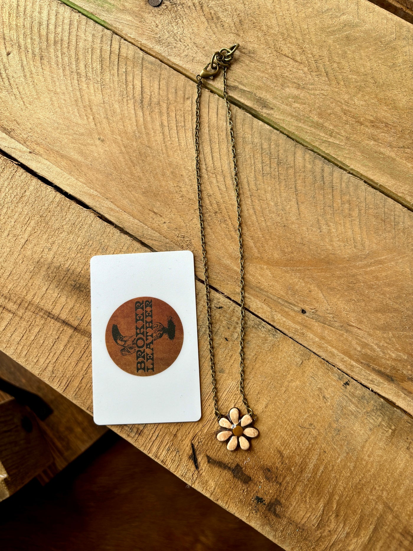 Mother Nature Dainty Daisy Necklace