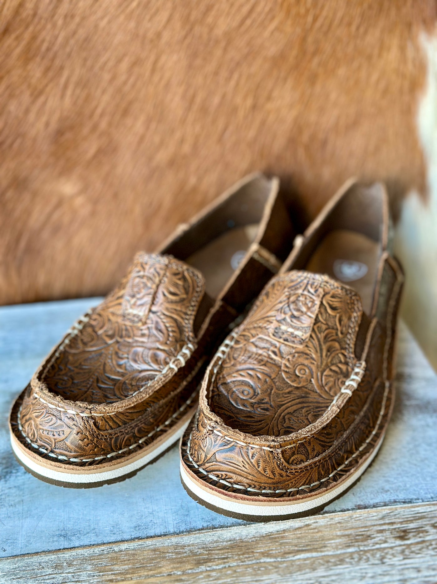 Ariat Cruiser Slip-On Shoe [Brown Floral Emboss.]