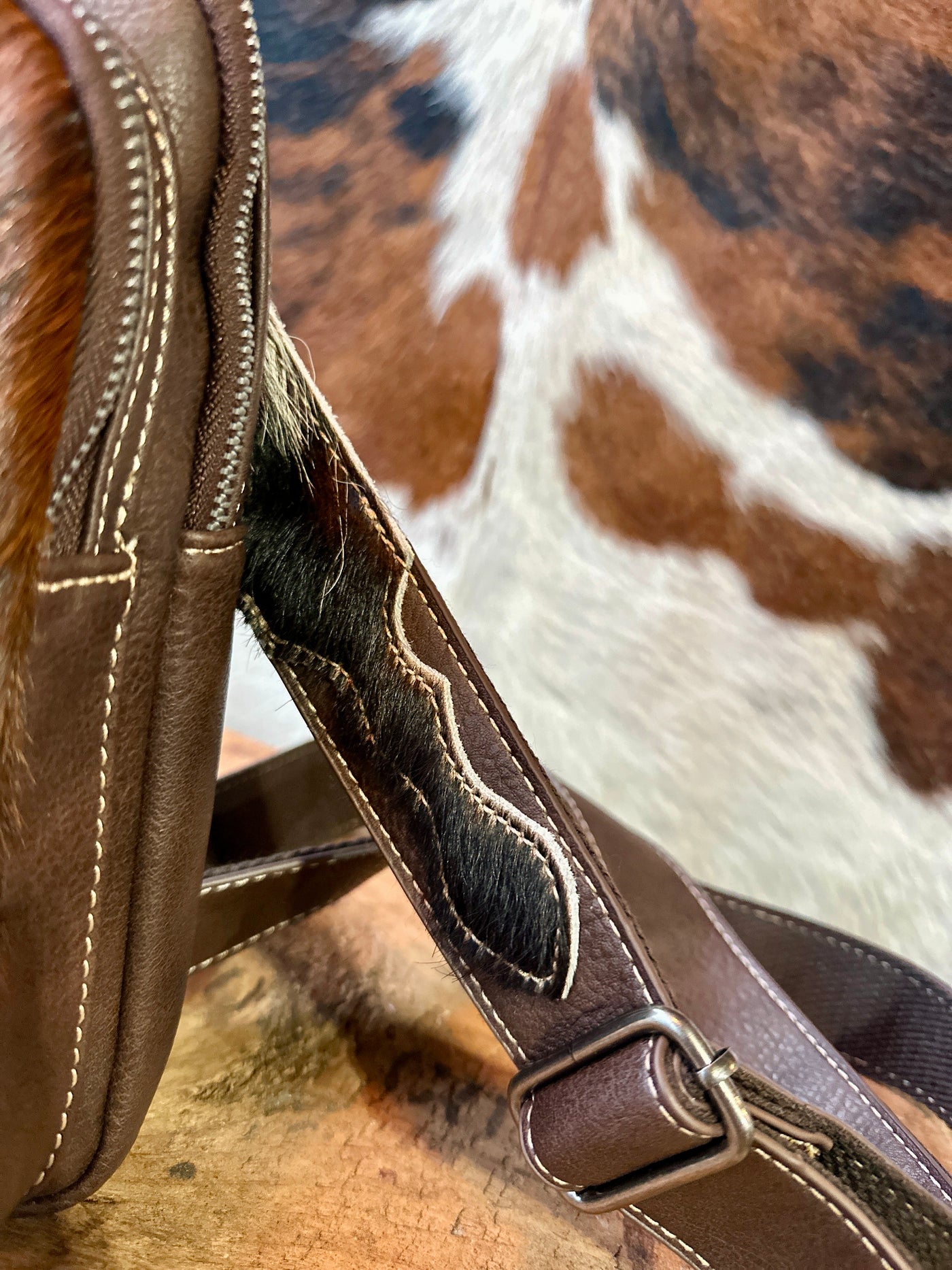 Treaty Cowhide Crossbody Sling Bag [Coffee]