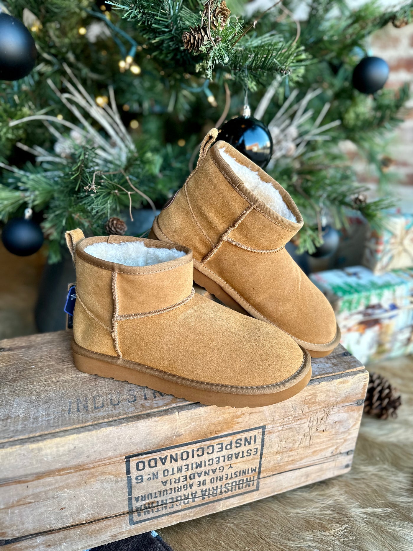 Lamo Kora Moccasin Mini Boots