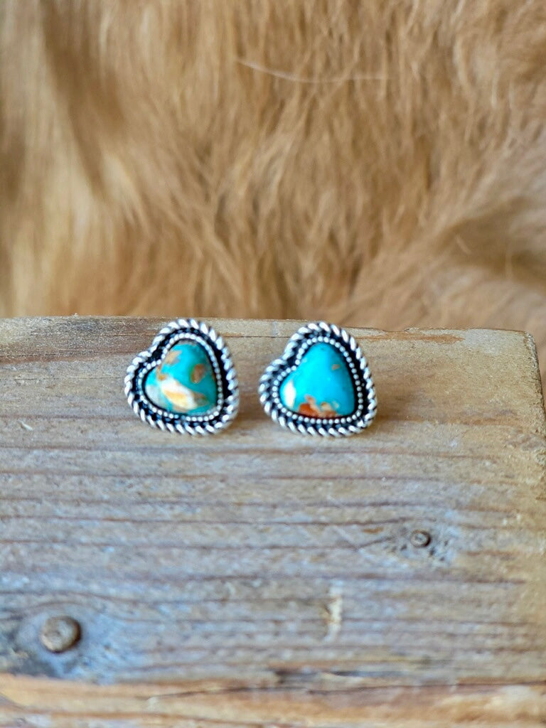 Kallis Heart Turquoise Stud Earrings – dainty western-style faux turquoise heart studs in antique silver.