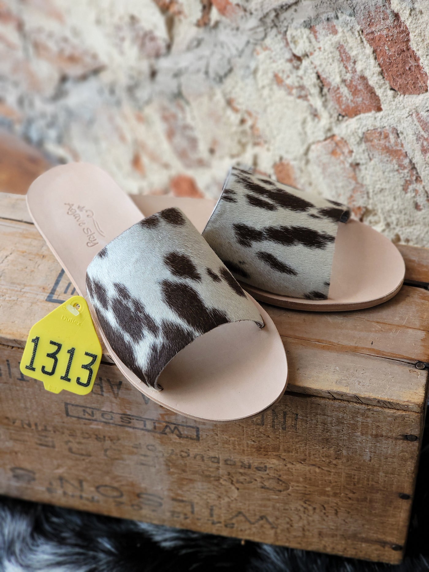 Kiki Hair-On-Hide Slides [Chocolate]