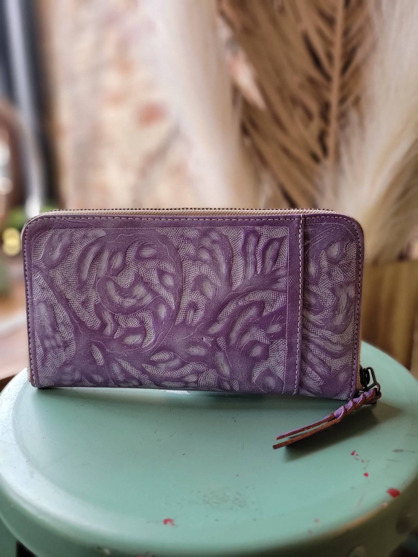 Mathis Tooled Leather Organized Wallet Wristlet [Lavender]