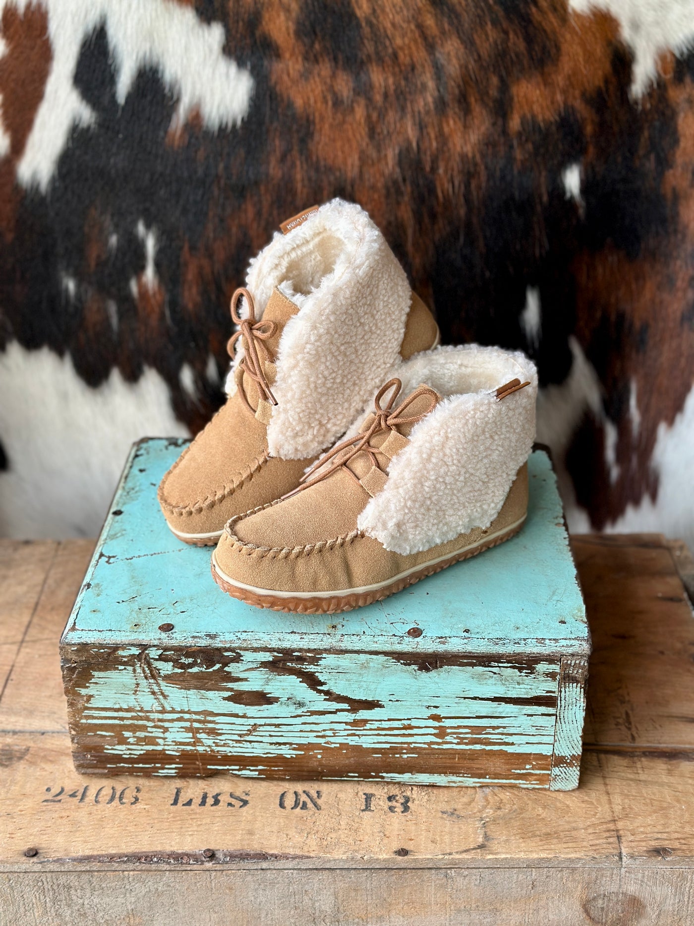 Women's Minnetonka Torrey Moccasin Boots [Cinnamon Berber] are the Midwest's kind of NFR Style.