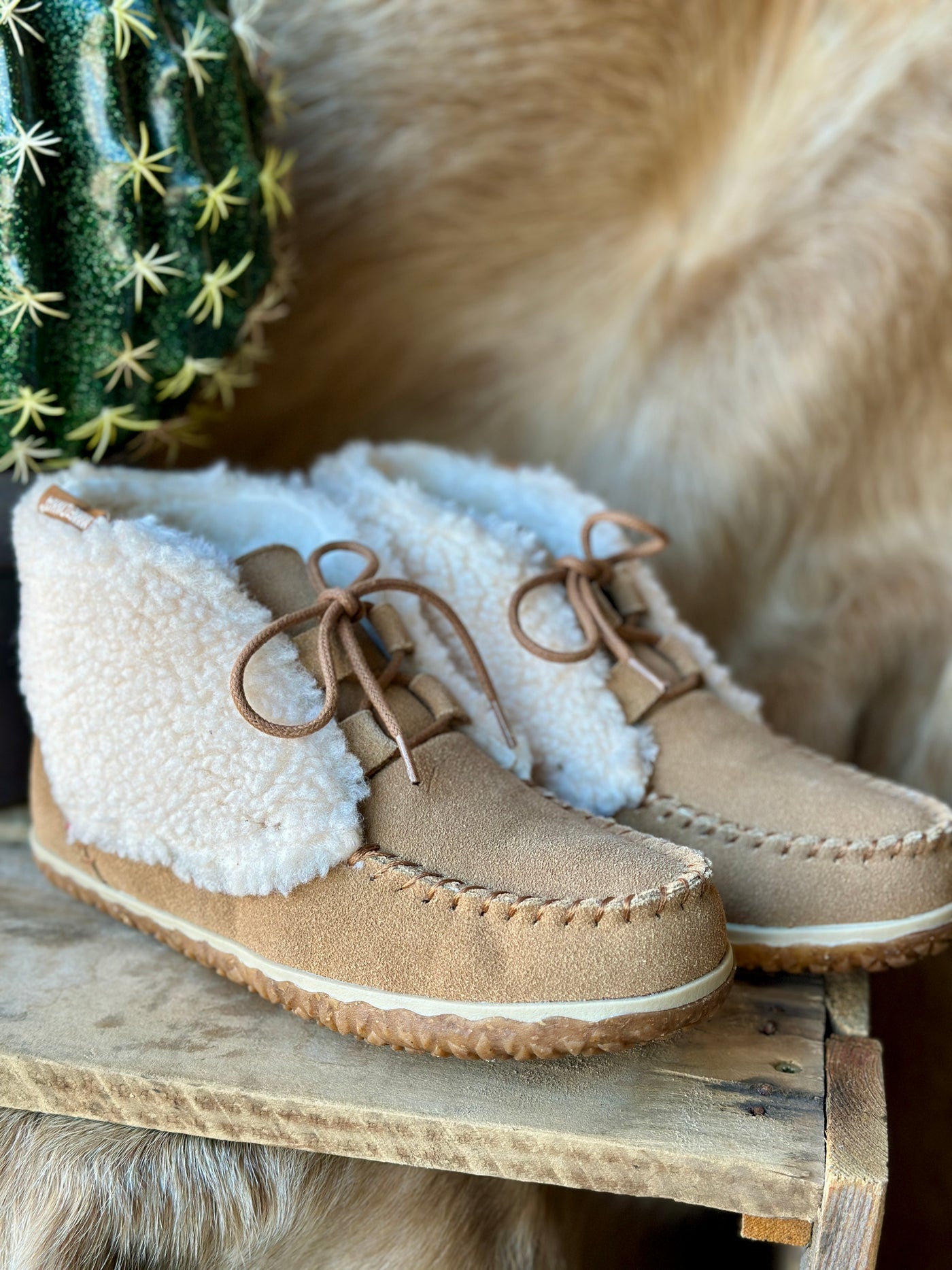 Minnetonka Torrey Moccasin Boots [Cinnamon Berber] ✙ON SALE NOW✙