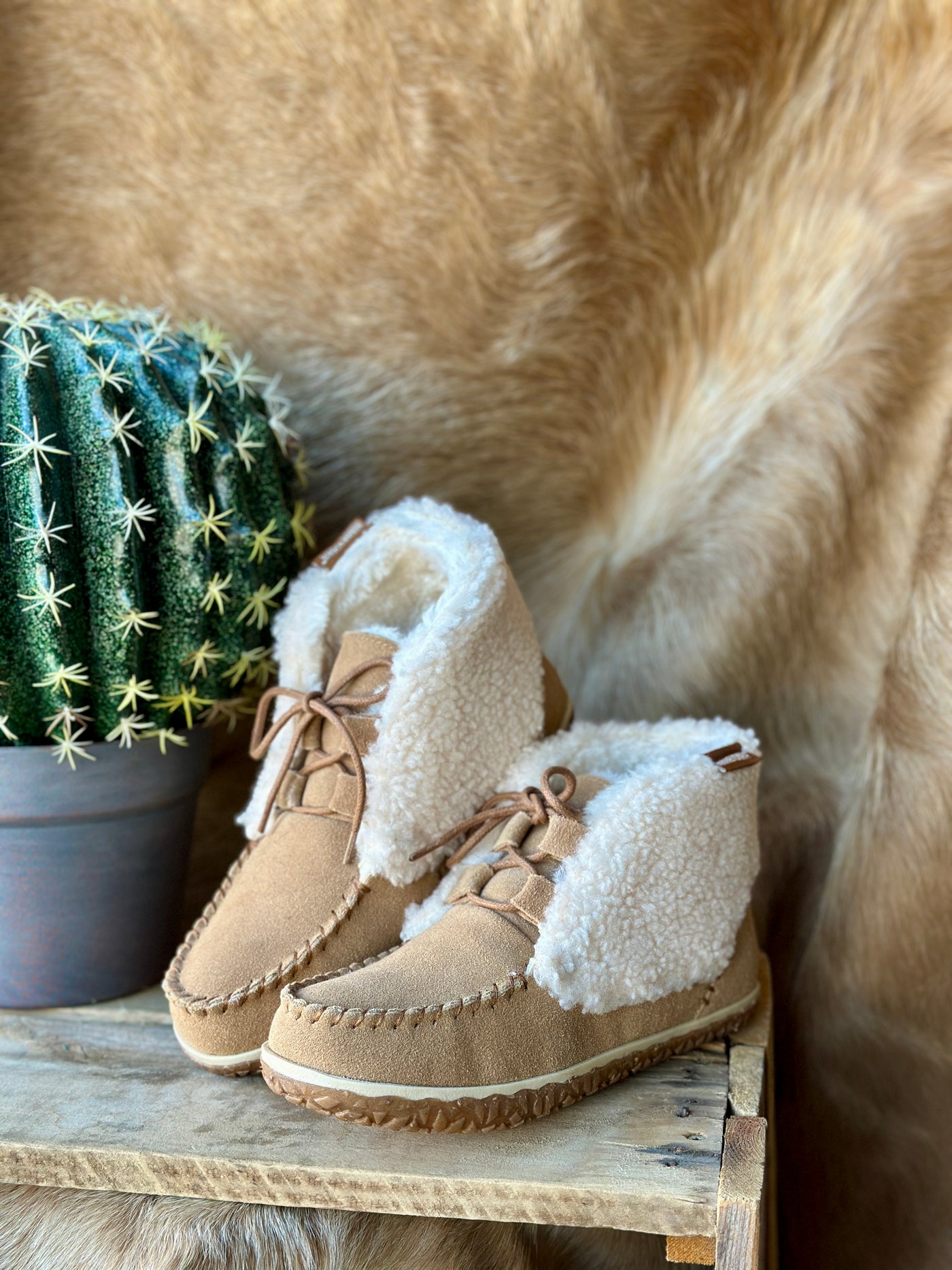 Minnetonka Torrey Moccasin Boots [Cinnamon Berber] ✙ON SALE NOW✙