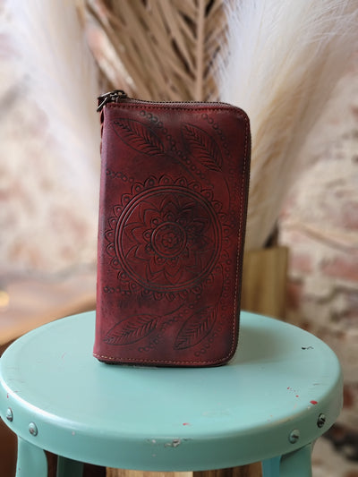 Minnie Tooled Leather Organized Wallet Wristlet [Oxblood]