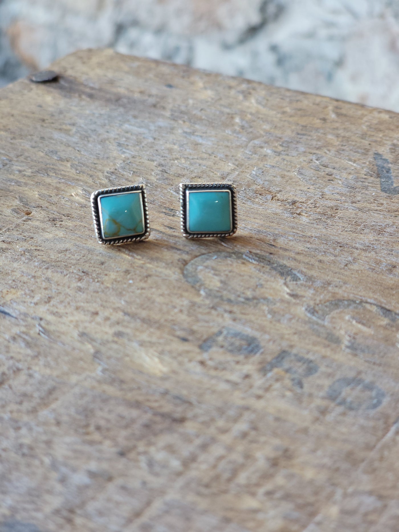 Oasis Roper Border Turquoise Studs