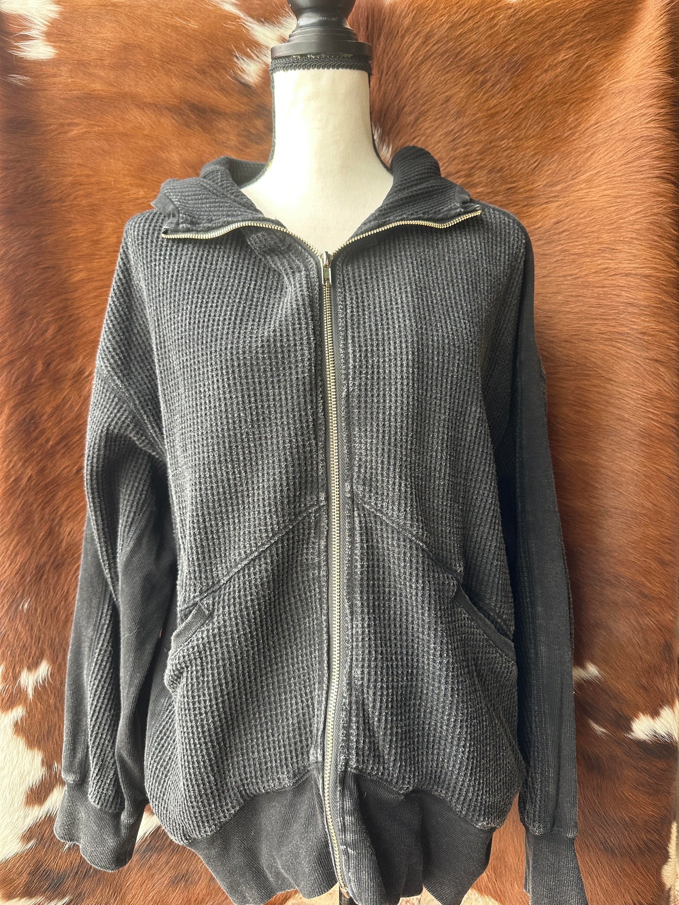 Randy hoodie jacket in versatile waffle knit fabric, perfect for casual chilly days.