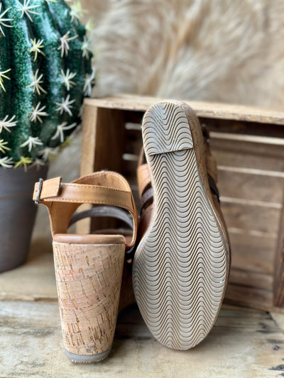 Sole View of Broker Leather's Bed|Stu Decorum Wedge Sandals 
