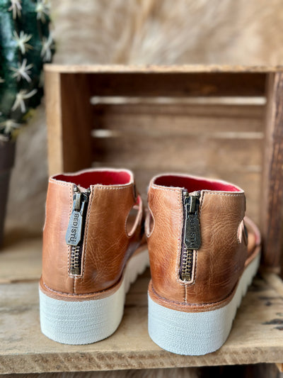 Back zipper detail on Roan Soni II leather sandals for easy slip-on styling