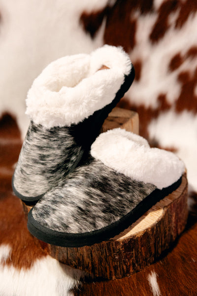 Ryggen Genuine Cowhide Slippers in natural, neutral tones, perfect for ultimate relaxation and comfort.