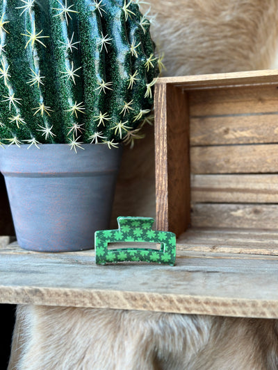 Sean St. Patty's Day Print Claw Clip featuring festive shamrock patterns, perfect for celebrating St. Patrick's Day in style.