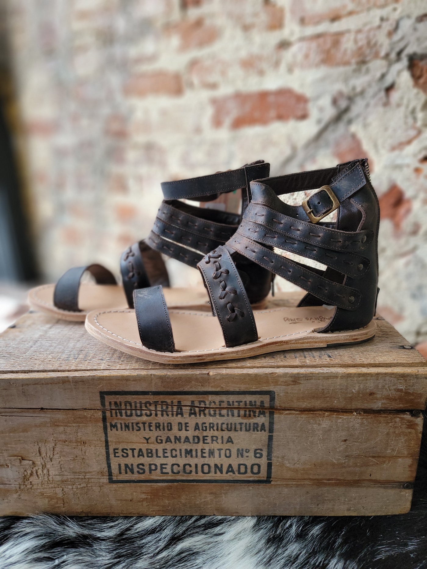 Size 11 Horizon Lines Sandals ✜FINAL SALE✜ CS001