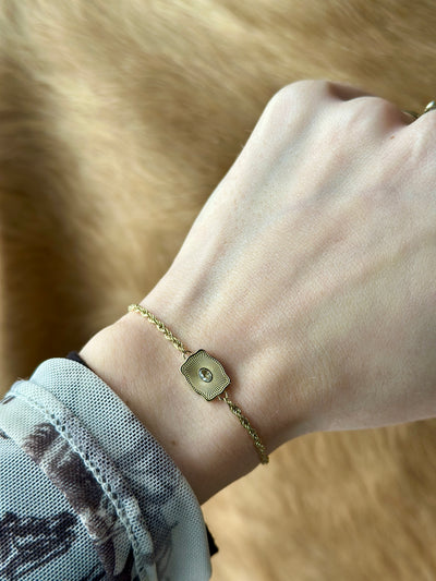 Spur West Darby ultra mini buckle bracelet – timeless Western gift idea