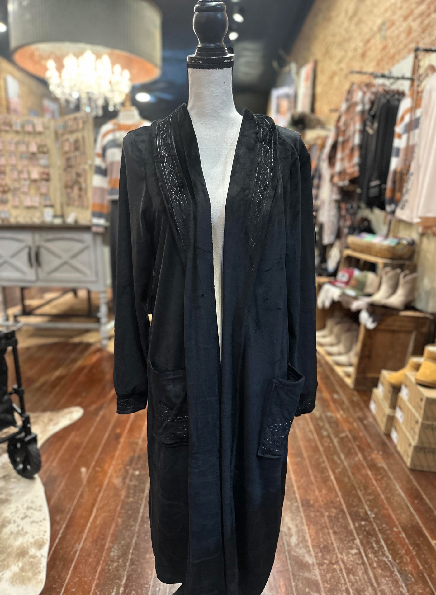 The Real Ranchwife Robe [Black] dsigned for comfort, with plenty of room to move and relax.