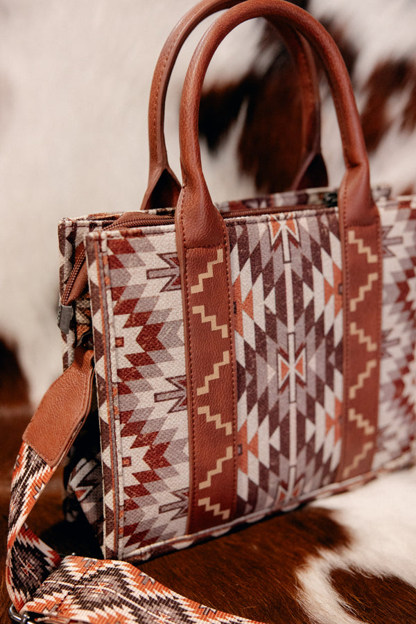 Wrangler Fiesta Canvas Aztec Print Crossbody [Brown]