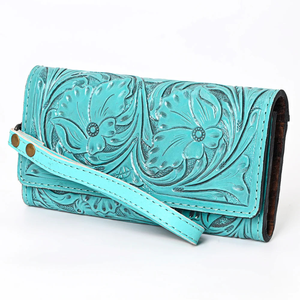 Rustic Leather Wristlet Clutch – A rustic, western-style leather wristlet clutch perfect for everyday use.