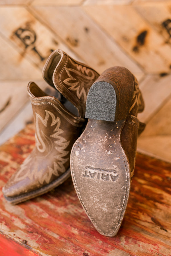 Ariat Dixon Ankle Boots [Distressed Brown] ✜ON SALE NOW✜