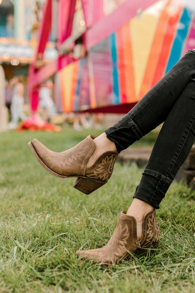 Ariat Dixon Ankle Boots [Distressed Brown] ✜ON SALE NOW✜