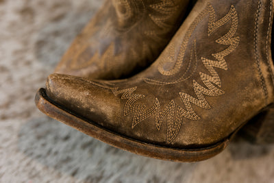 Ariat Dixon Ankle Boots [Distressed Brown] ✜ON SALE NOW✜