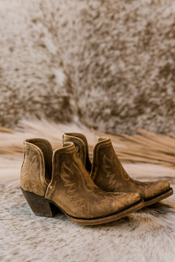 Ariat Dixon Ankle Boots [Distressed Brown] ✜ON SALE NOW✜